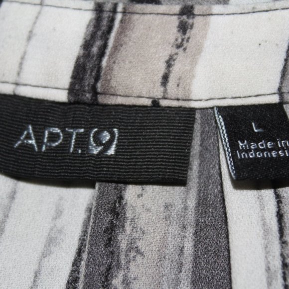 apt 9 sleeveless striped blouse (520) - Picture 5 of 7
